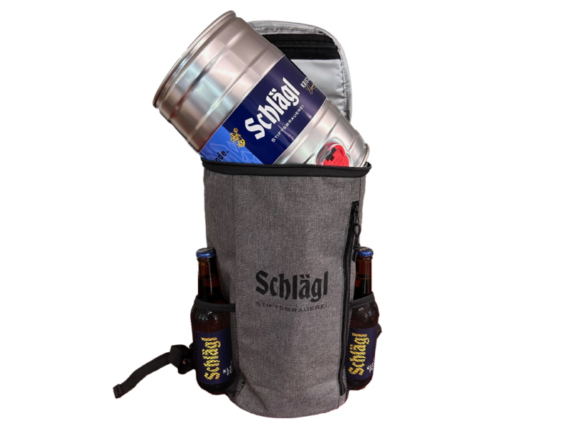 Schlägl Kühlrucksack befüllt mit Schlägl Bier